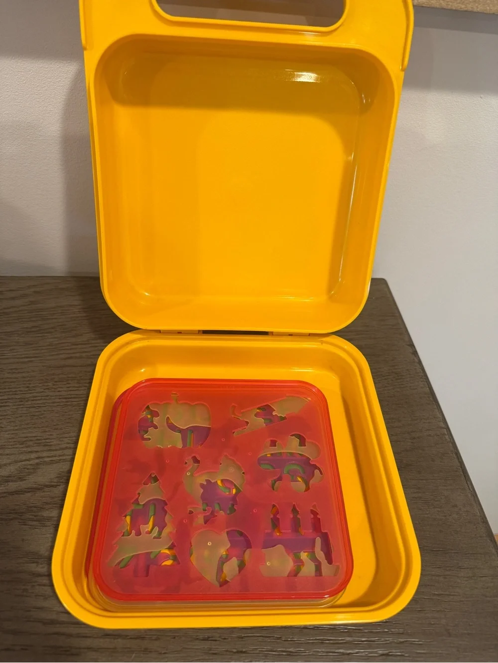 Vintage Tupperware Tuppertoys Storage Carrying Case Lunchbox with 4 Stencils